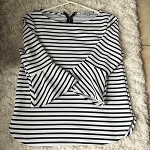 Business casual top. Quarter length sleeves
